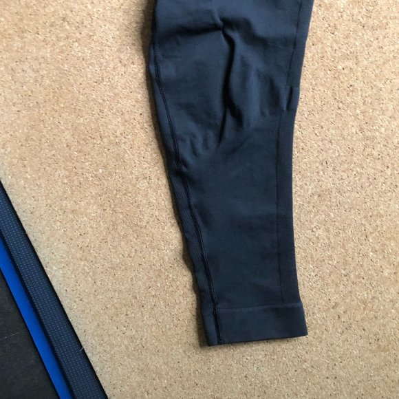 Lululemon Compression Tights, W8 - Picture 5 of 7
